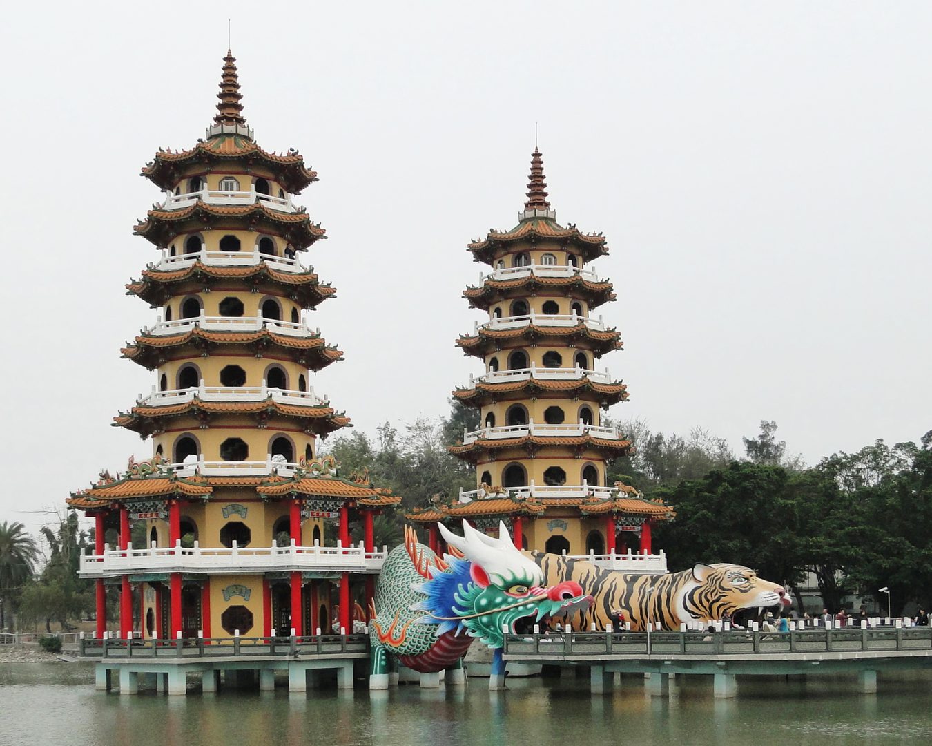 塔與傳統建築